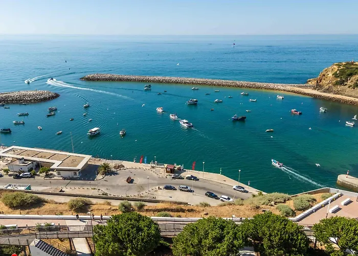 Baleeira Sea View Apartamento *